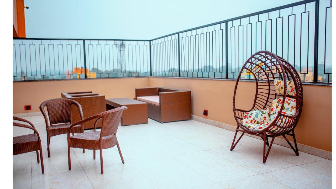 Hotel Dc Star Tarapith Bagian luar foto