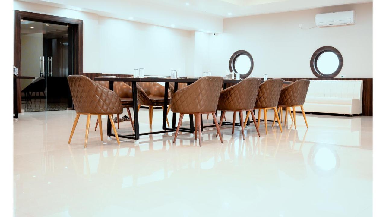 Hotel Dc Star Tarapith Bagian luar foto
